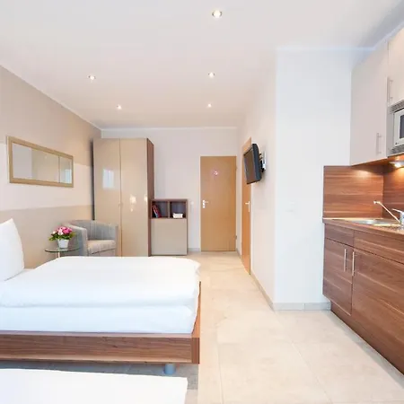 Am Kleeblatt Aparthotel 3*