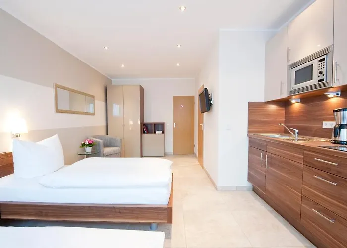 Am Kleeblatt Aparthotel 3*